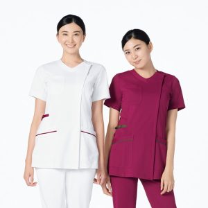 981 レディススクラブジャケット 半袖 女子白衣 診察着  医療 介護  KAZEN カゼン 薬局衣 医療